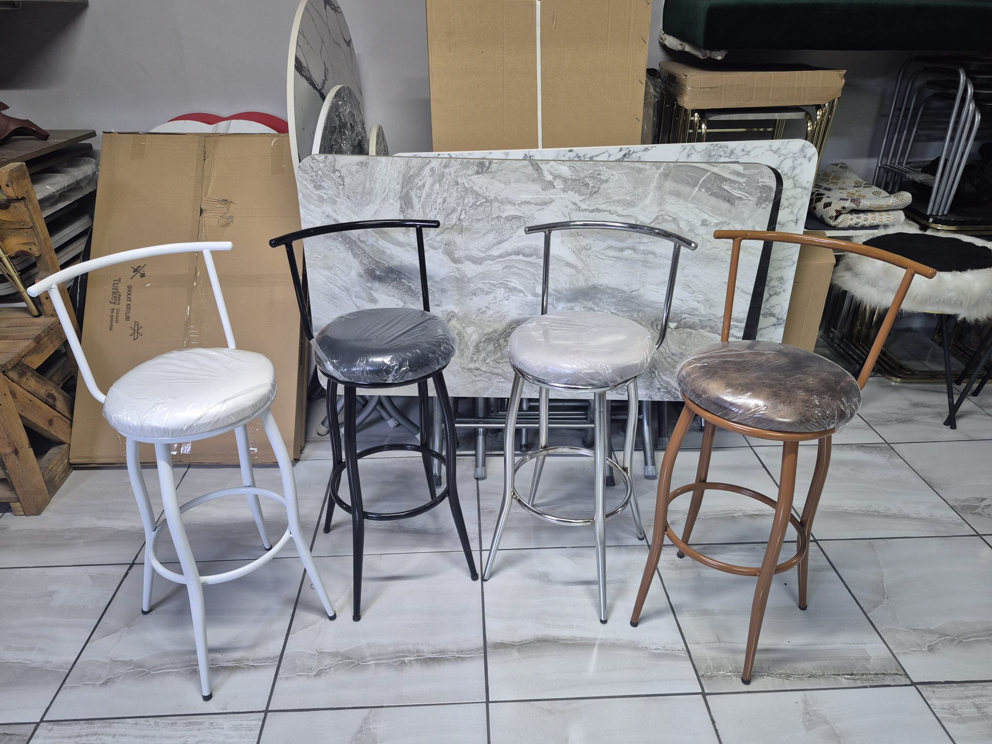 Renk Renk Sırtlı Bar Tabure 1 Adet